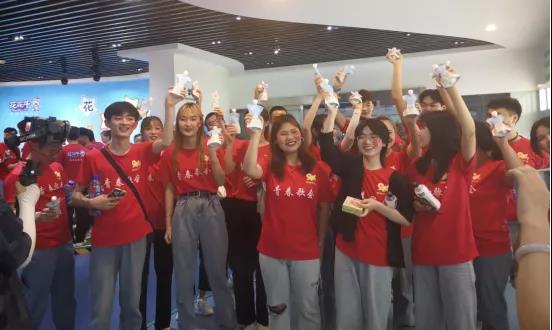 做白色的牛奶，創紅色的企業，花花牛乳業集團青春歌會慶祝建黨100周年