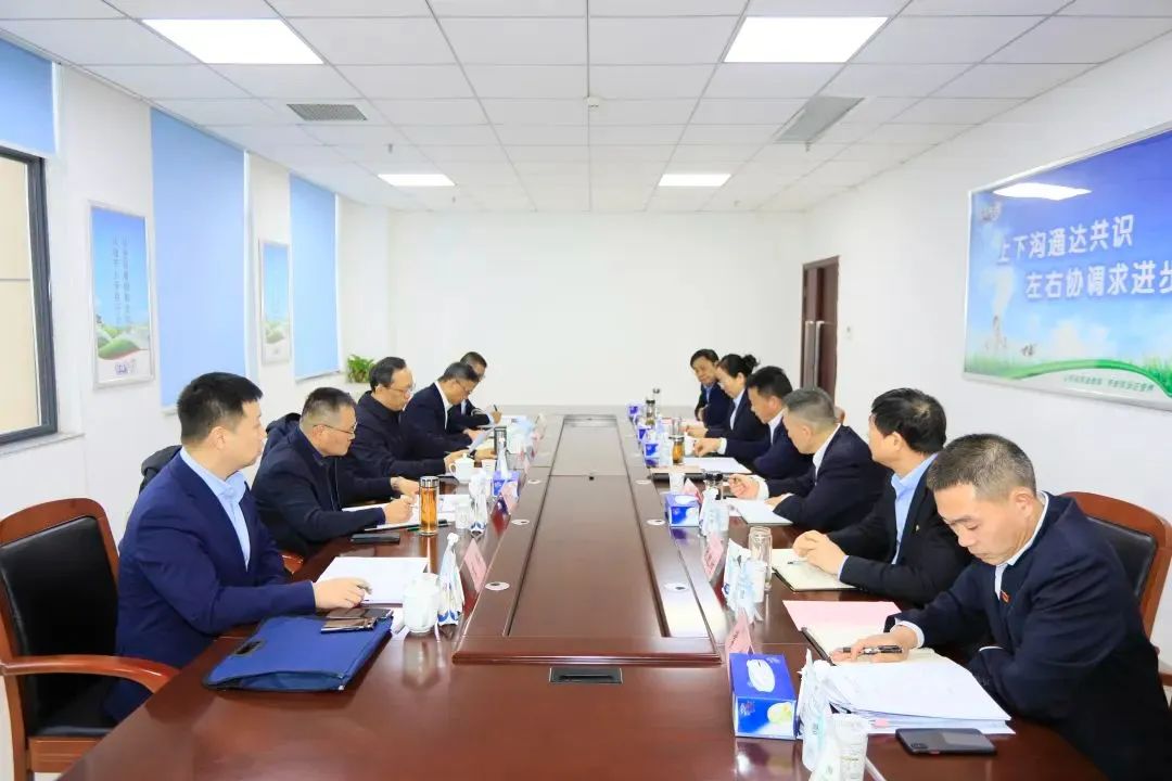 省政府國(guó)資委黨委書記、主任李濤一行到花花牛乳業(yè)集團(tuán)調(diào)研