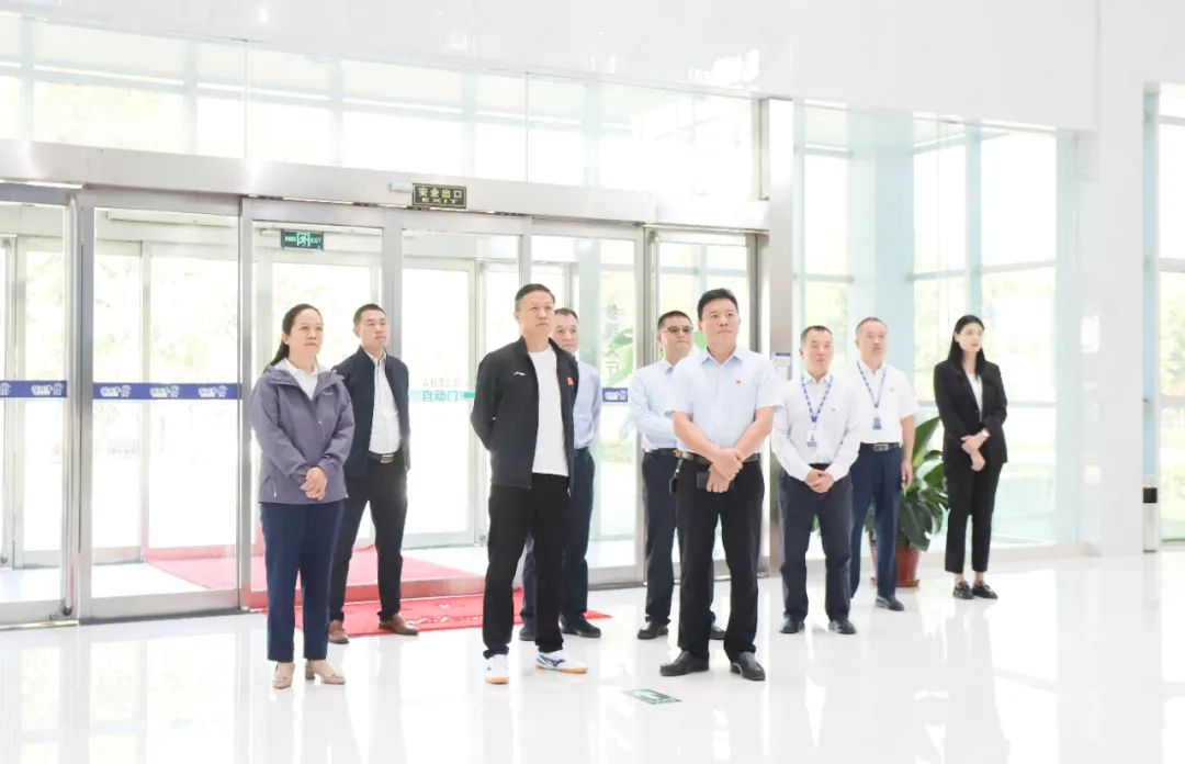 快樂過“雙節”，安全不放假｜河南農投集團黨委書記、董事長李曉寰一行蒞臨花花牛乳業集團開展“雙節”安全生產大檢查活動并慰問一線職工、