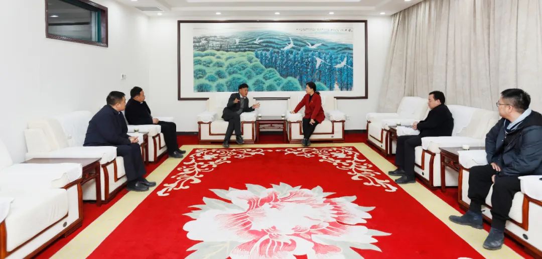 發(fā)揮產(chǎn)業(yè)優(yōu)勢 助力鄉(xiāng)村振興 | 民權(quán)縣委副書記、縣長王靜嫻會見關(guān)曉彥董事長一行