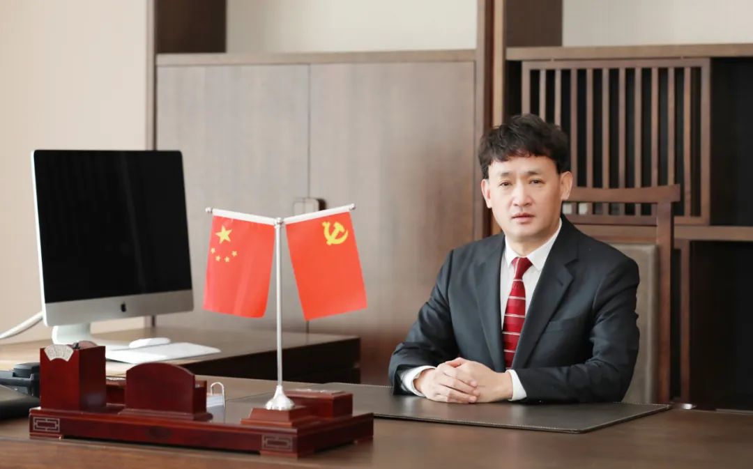 雙雙獲獎(jiǎng) 喜事連連| 花花牛乳業(yè)集團(tuán)榮獲“河南省知名品牌”獎(jiǎng),董事長(zhǎng)關(guān)曉彥榮膺“2022年度品牌人物” 雙雙獲獎(jiǎng) 喜事連連| 花花牛乳業(yè)集團(tuán)榮獲“河南省知名品牌”獎(jiǎng),董事長(zhǎng)關(guān)曉彥榮膺“2022年度品牌人物”