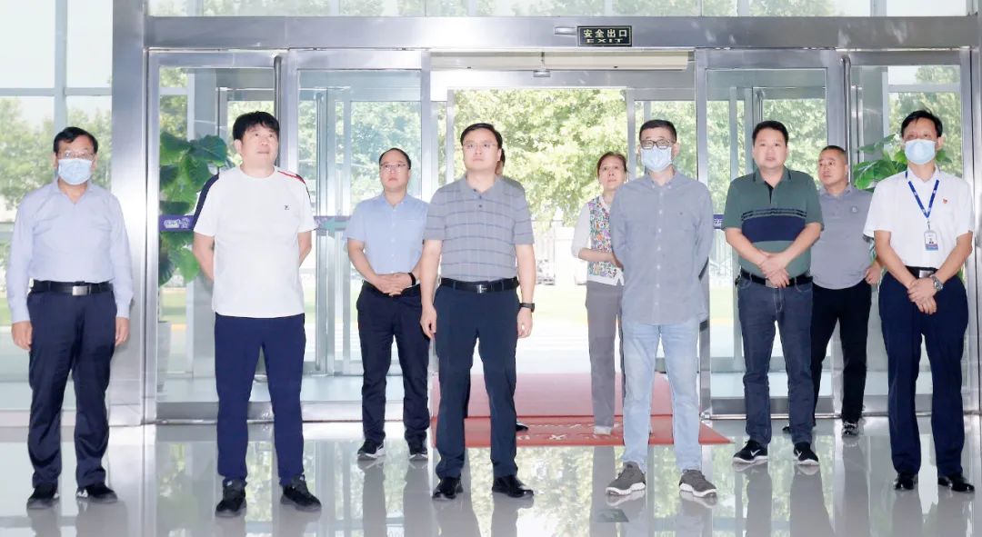 快訊|社旗縣人民政府縣長關文波一行蒞臨花花牛乳業(yè)集團參觀考察 快訊|社旗縣人民政府縣長關文波一行蒞臨花花牛乳業(yè)集團參觀考察