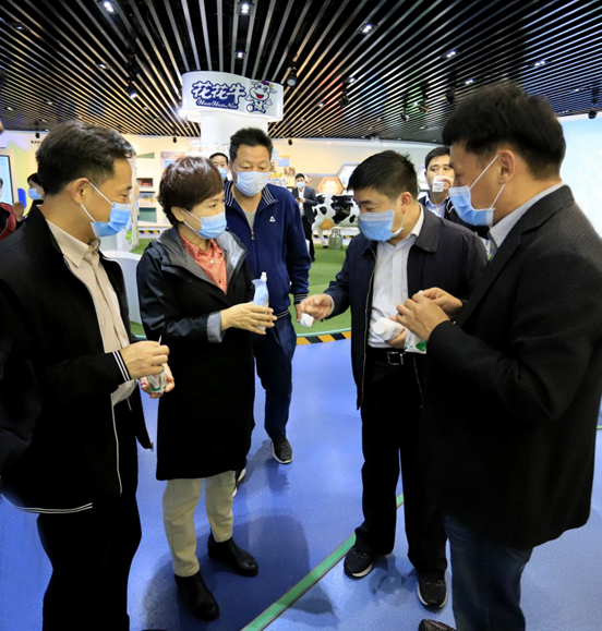 鄭州市人大副主任孫黎、市政府副市長李喜安一行 蒞臨花花牛開展“三送一強”活動