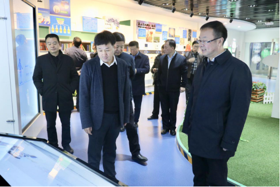 寧夏回族自治區(qū)農(nóng)業(yè)農(nóng)村廳黨組書記、廳長(zhǎng)王剛一行蒞臨花花牛乳業(yè)集團(tuán)調(diào)研 寧夏回族自治區(qū)農(nóng)業(yè)農(nóng)村廳黨組書記、廳長(zhǎng)王剛一行蒞臨花花牛乳業(yè)集團(tuán)調(diào)研