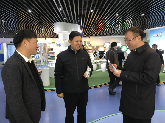 寧夏回族自治區(qū)農(nóng)業(yè)農(nóng)村廳黨組書記、廳長(zhǎng)王剛一行蒞臨花花牛乳業(yè)集團(tuán)調(diào)研 寧夏回族自治區(qū)農(nóng)業(yè)農(nóng)村廳黨組書記、廳長(zhǎng)王剛一行蒞臨花花牛乳業(yè)集團(tuán)調(diào)研